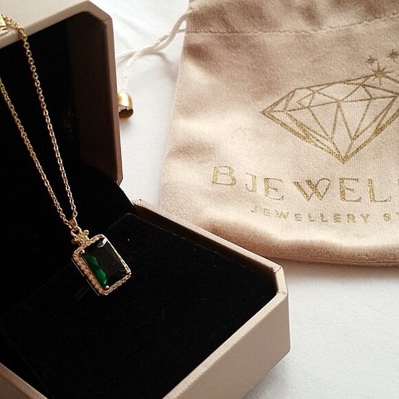 New 18K Gold Plated Dainty Gold Filled Satellite Necklace Chain Green Pendant - Picture 3 of 9